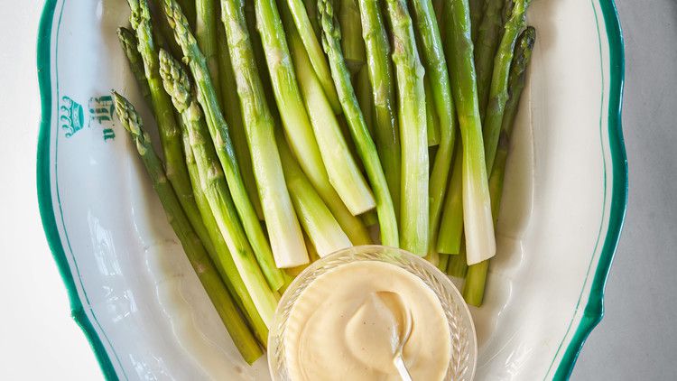 Asparagus with Blender Hollandaise