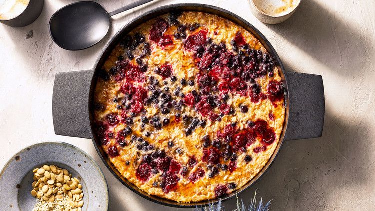 Baked Oatmeal for a Crowd with Berries