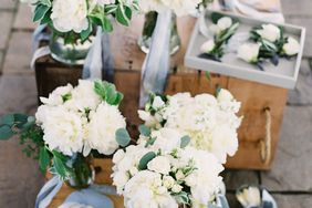 white bridesmaid bouquets