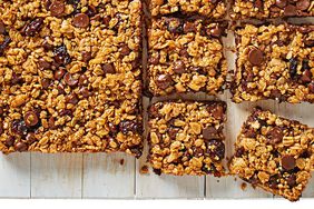 chocolate-cherry granola bars