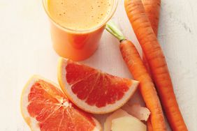 grapefruit-carrot-ginger-juice-mbd108052.jpg