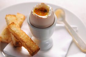 how to cook a soft boiled egg