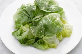 martha-stewart-cooking-school-butter-lettuce-salad-am-271-d110633-20130923.jpg