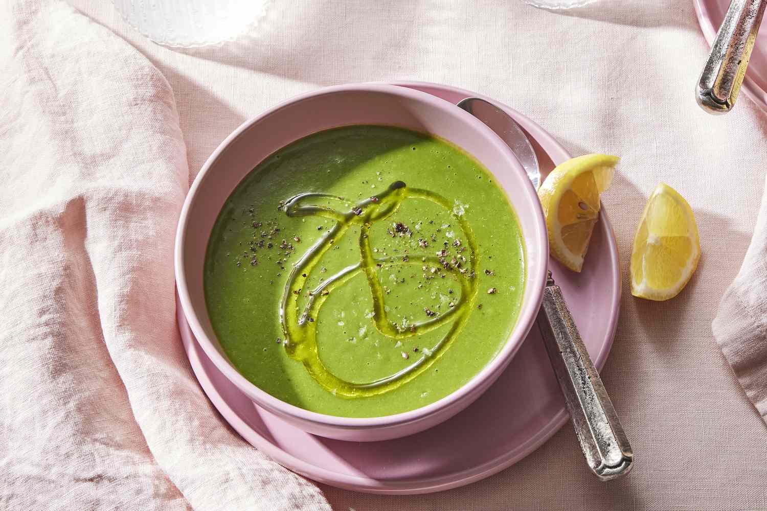 Creamy ginger asparagus soup