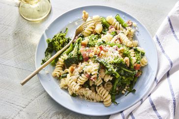 Broccoli rabe bacon pasta