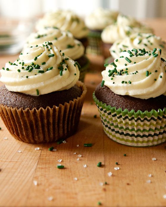 piebox-contributor-irish-stout-cupcakes-closeup-0314.jpg