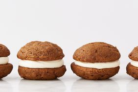 pumpkin-whoopie-pies-191-vert-d113085.jpg