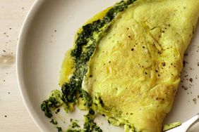 spinach-basil-omelet-bd108150.jpg