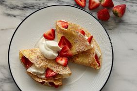 strawberry-crepes-2842-d112808.jpg