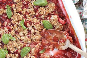 strawberry-crumble-0611mbd106092-030.jpg