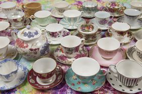 Tea Pot & Tea Cups