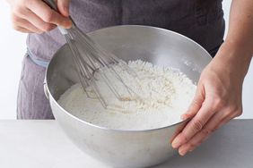 whisking-flour-041-d111359-1014.jpg